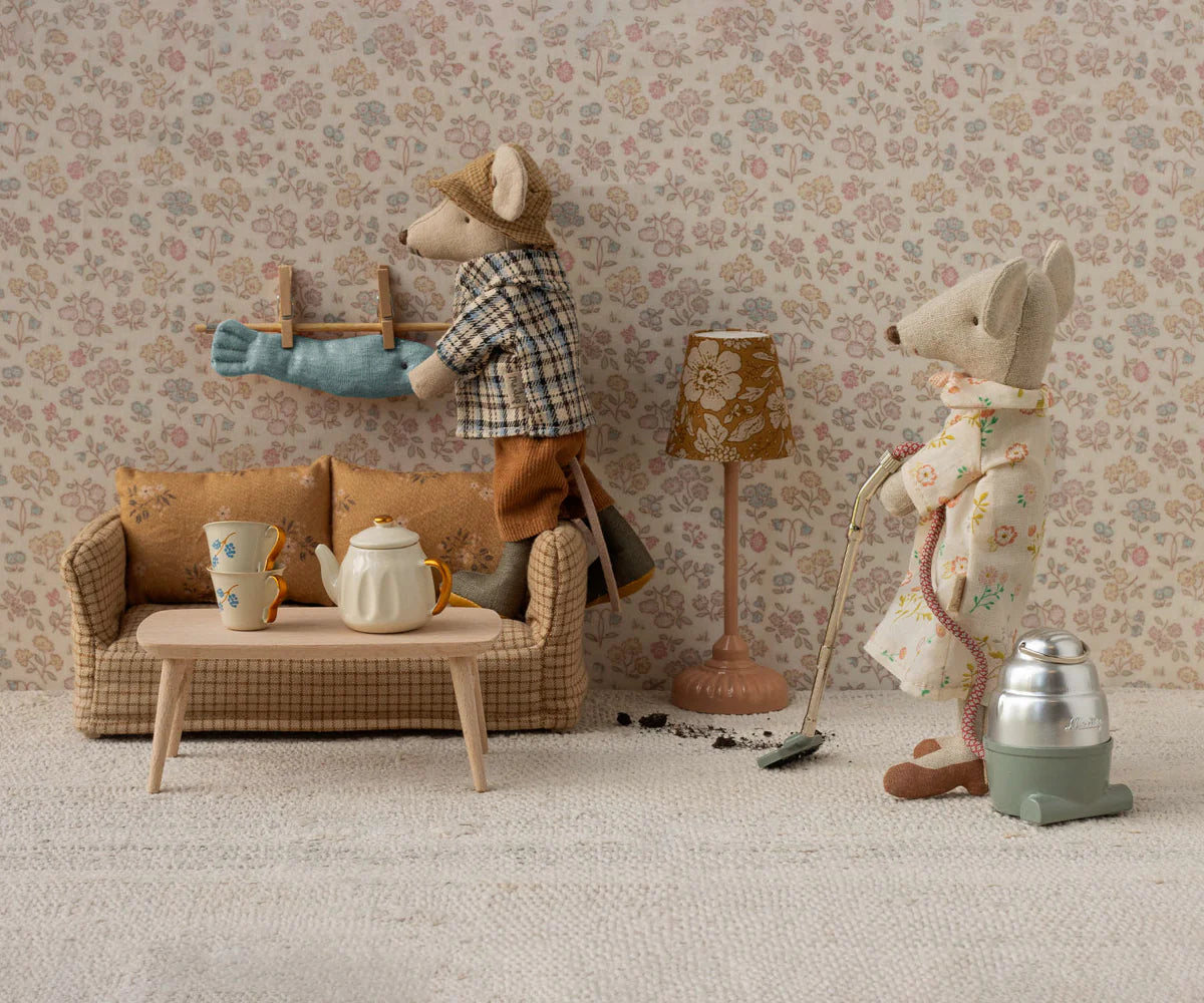 Coffee Table Mouse