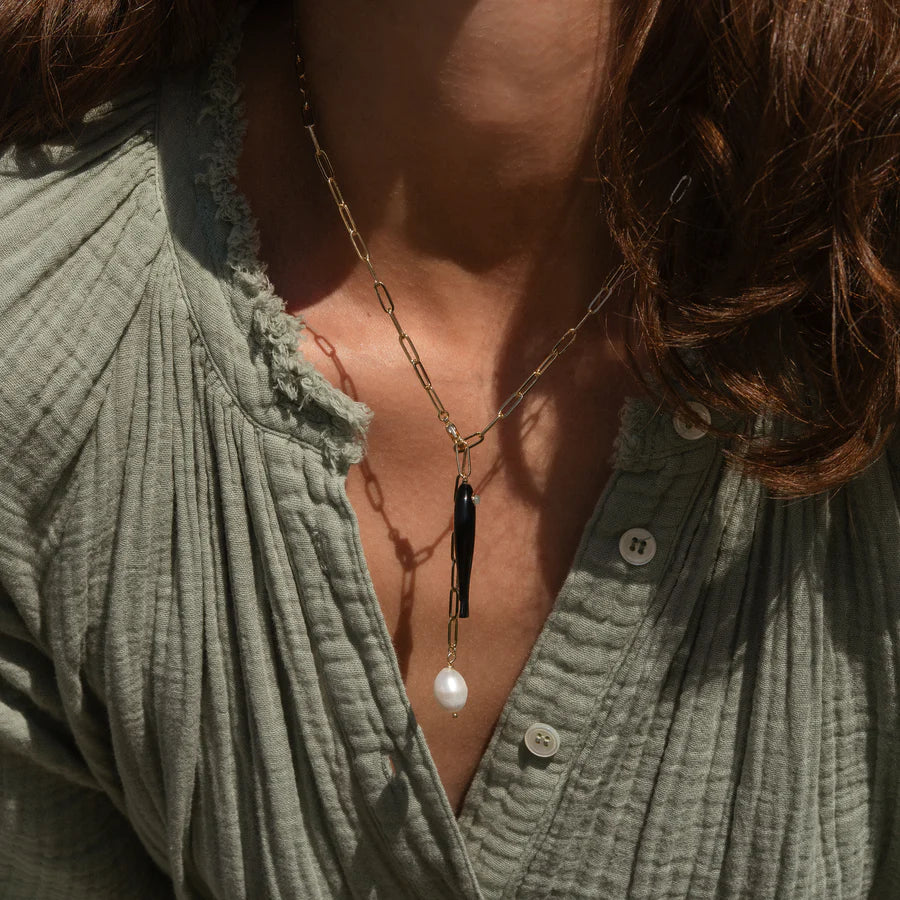 Lea Pearl Lariat Necklace