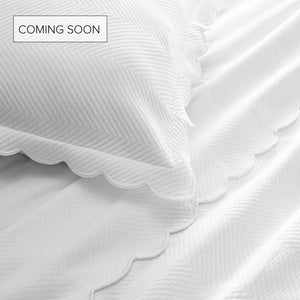 White Scallop Lattice Coverlet