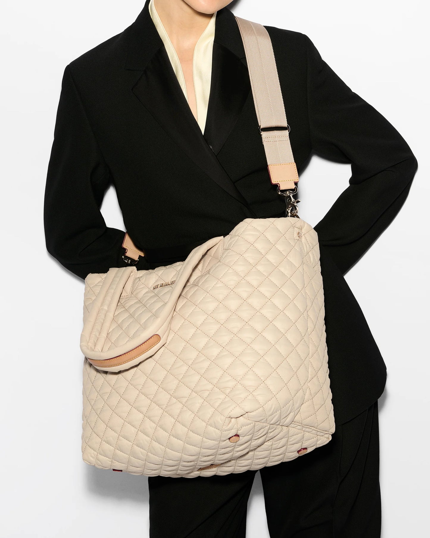 Medium Metro Tote Deluxe