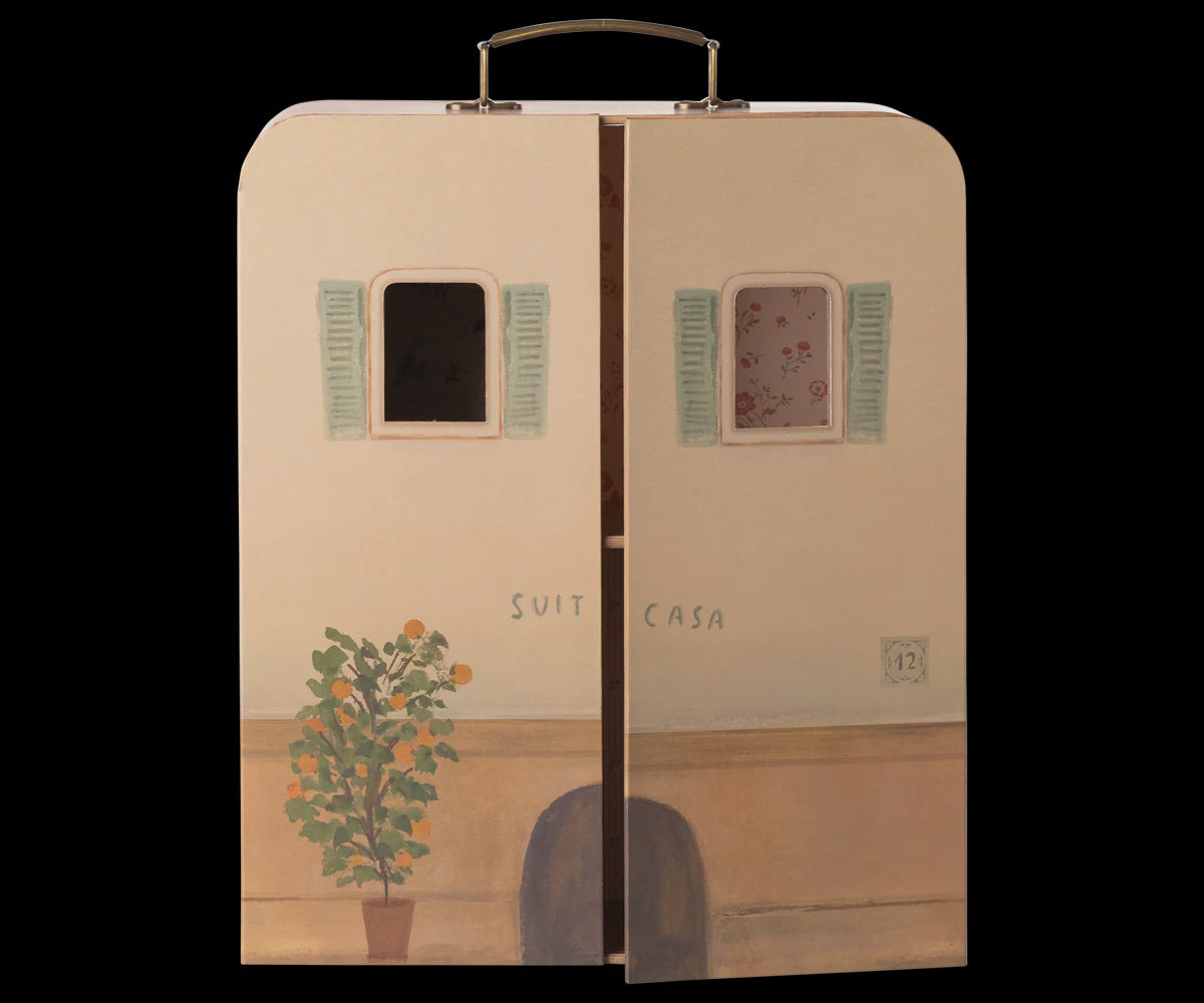 SuitCasa, Little Sister & Brother Mouse