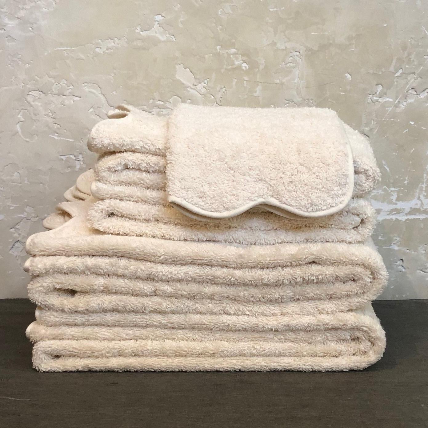 Cairo Scallop Bath Towel Ivory/Ivory CUSTOM