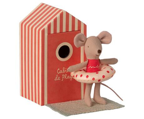 Little Sister Beach Mice in Cabin de Plage