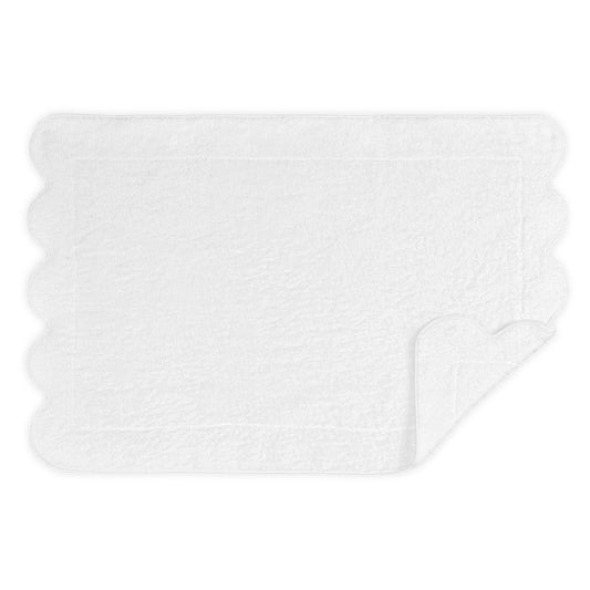 Scalloped Cairo Quilted Mat - White